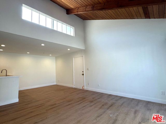 8601 International Avenue, Canoga Park CA: https://media.crmls.org/mediaz/a29a3443-2528-4c3b-93e8-090cdfe13af5.jpg
