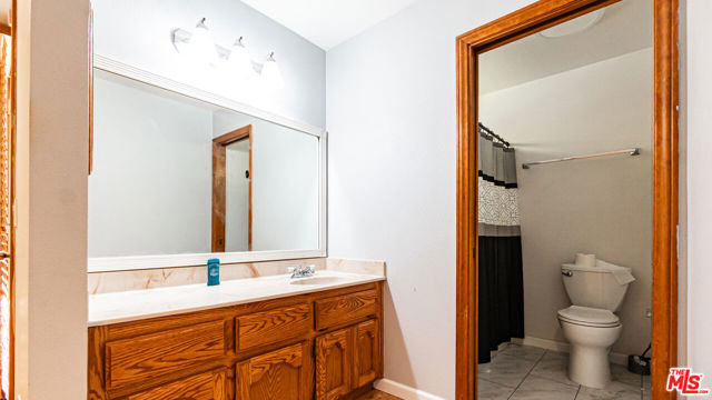 26665 Lakeview Drive, Helendale CA: https://media.crmls.org/mediaz/a29a482f-b1fa-4fc4-82d2-a22e2f36b460.jpg