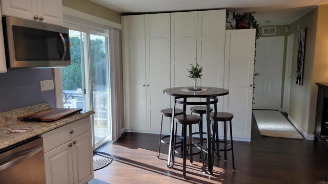 21434 Tumbleweed Way, Saugus CA: https://media.crmls.org/mediaz/a29ac84f-8777-4351-9fc7-fb8b1bac9213.jpg