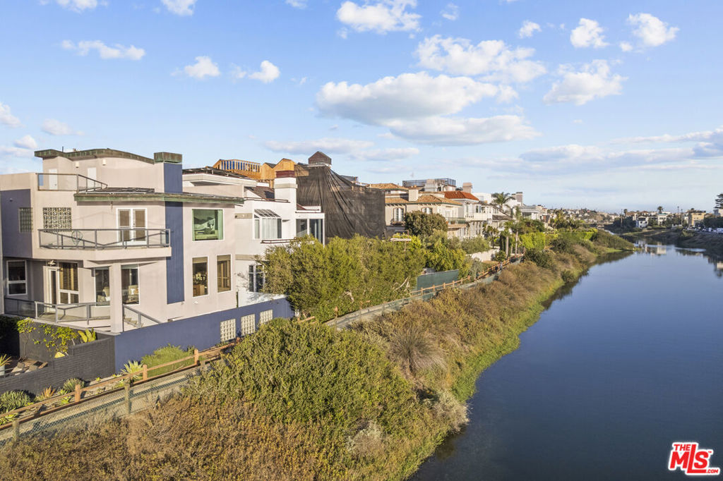 4611 Roma Court — architectural residence