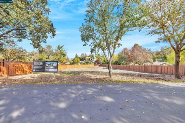 0 Oak Road, Alamo CA: https://media.crmls.org/mediaz/a29b4e80-ecbf-48bd-adbc-3583d269453b.jpg