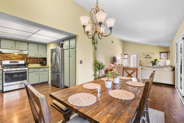 Detail Gallery Image 7 of 14 For 2610 Hillridge Ln, Spring Valley,  CA 91977 - 3 Beds | 2 Baths