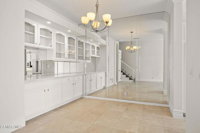 13-web-or-mls-Upmarketmedia_3123Hil-33