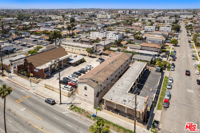 8307 S Figueroa Street, Los Angeles CA: https://media.crmls.org/mediaz/a29bb798-307e-4586-9ece-aa3218e04d9c.jpg