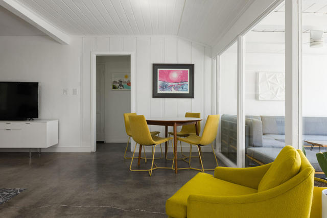 748 N Calle Rolph, Palm Springs CA: https://media.crmls.org/mediaz/a29bde72-ab10-4871-ba68-fb12f8ff0a57.jpg