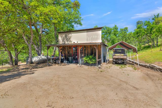 38483 Milpitas Road,  CA: https://media.crmls.org/mediaz/a29c198c-5828-4114-bfdc-2616783aab01.jpg