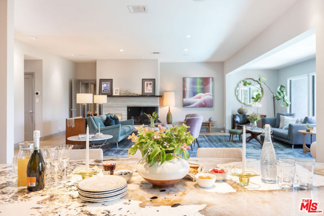 1256 Beverly Green Drive, Beverly Hills CA: https://media.crmls.org/mediaz/a29c4c00-fdc0-41e3-83fd-f916ecc1ea18.jpg