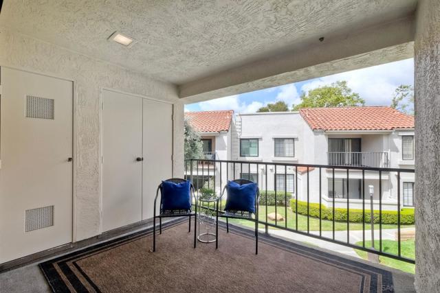 13260 Wimberly Sq, San Diego CA: https://media.crmls.org/mediaz/a29c5099-335b-4402-99e7-9f9a6211d6a1.jpg