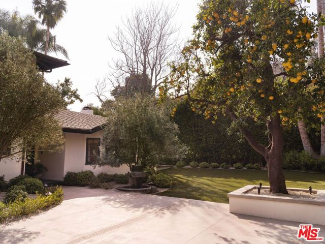14804 Greenleaf Street, Sherman Oaks CA: https://media.crmls.org/mediaz/a29c68bd-37c5-436e-a399-e893c433a93e.jpg