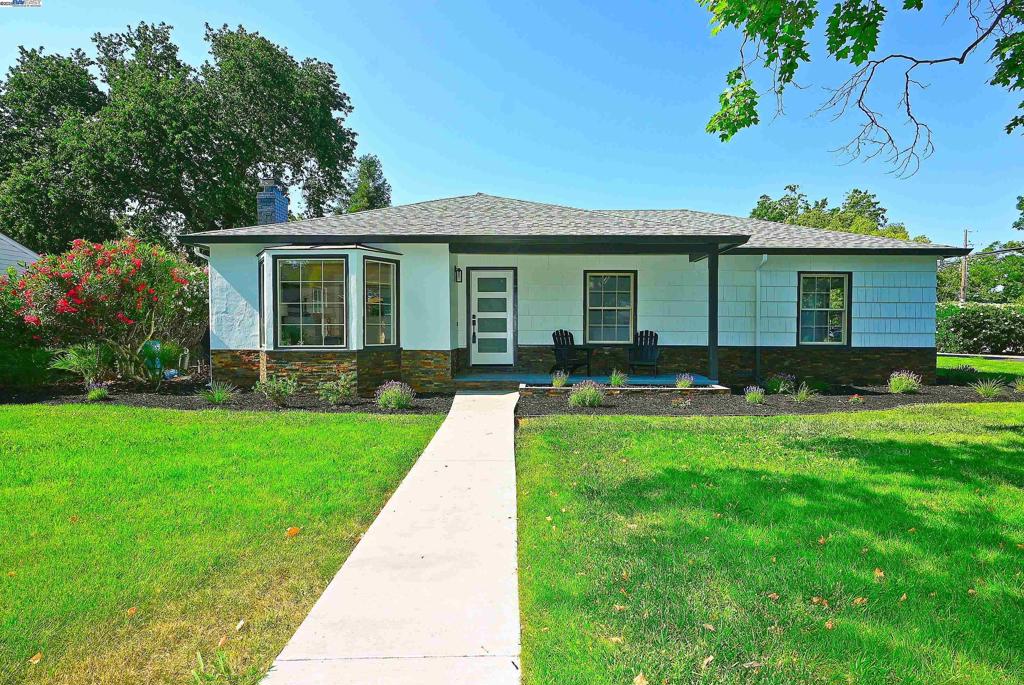 3208 McNutt