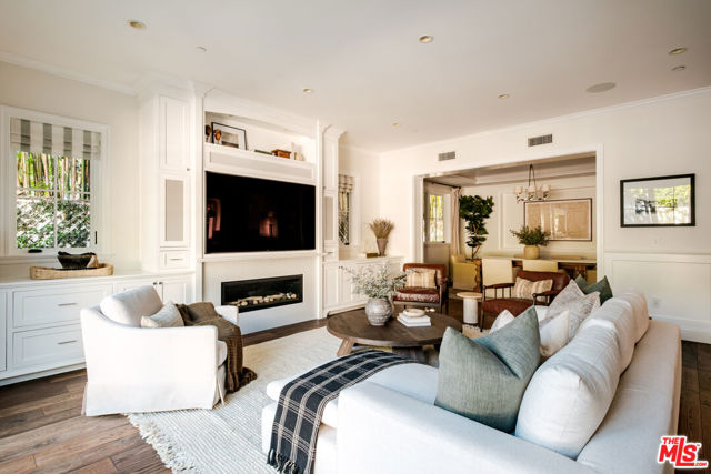 2248 Kelton Avenue, Los Angeles CA: https://media.crmls.org/mediaz/a29ca522-876e-4044-a037-c1495147fd9f.jpg