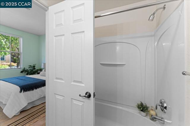 2201 Tsushima St, Hercules CA: https://media.crmls.org/mediaz/a29cb44d-8320-435b-9a38-baf8e4f57fff.jpg