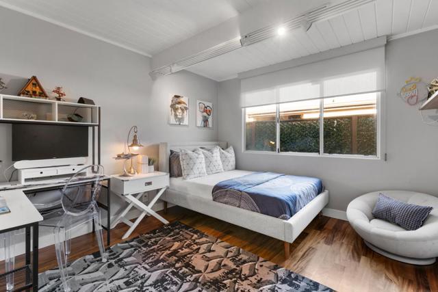 3036 Atwater Drive, Burlingame CA: https://media.crmls.org/mediaz/a29cd2f9-76f4-4ed9-a7d1-cead9255ed62.jpg