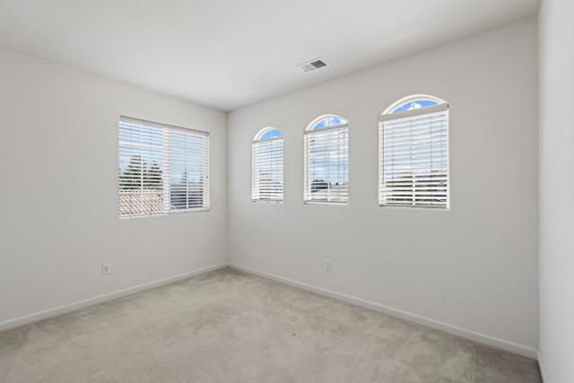 1515 Dovetail Way, Gilroy CA: https://media.crmls.org/mediaz/a29cdf5b-ec56-4553-bacd-436d0afd3a8c.jpg