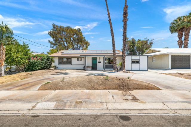 42660 Wisconsin Avenue, Palm Desert CA: https://media.crmls.org/mediaz/a29f2352-2b98-4daf-9f59-7396b4052576.jpg