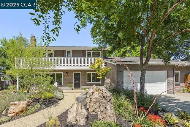 1245 Rimer Dr, Moraga CA: https://media.crmls.org/mediaz/a29f5036-c08c-4ca4-8b41-029f87bd04ae.jpg