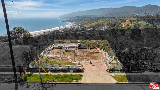 365 Mount Holyoke Avenue, Pacific Palisades CA: https://media.crmls.org/mediaz/a2a02c8c-0020-4545-a9bf-9a6dd454e628.jpg