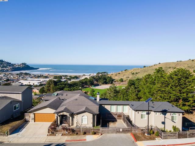 674 Corona Dr, Pacifica CA: https://media.crmls.org/mediaz/a2a0fd32-b382-4e03-b5b5-7c797fc1c294.jpg
