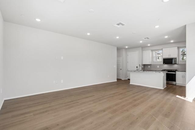 Detail Gallery Image 6 of 34 For 28485 via Rioja, Temecula,  CA 92591 - 3 Beds | 2/1 Baths