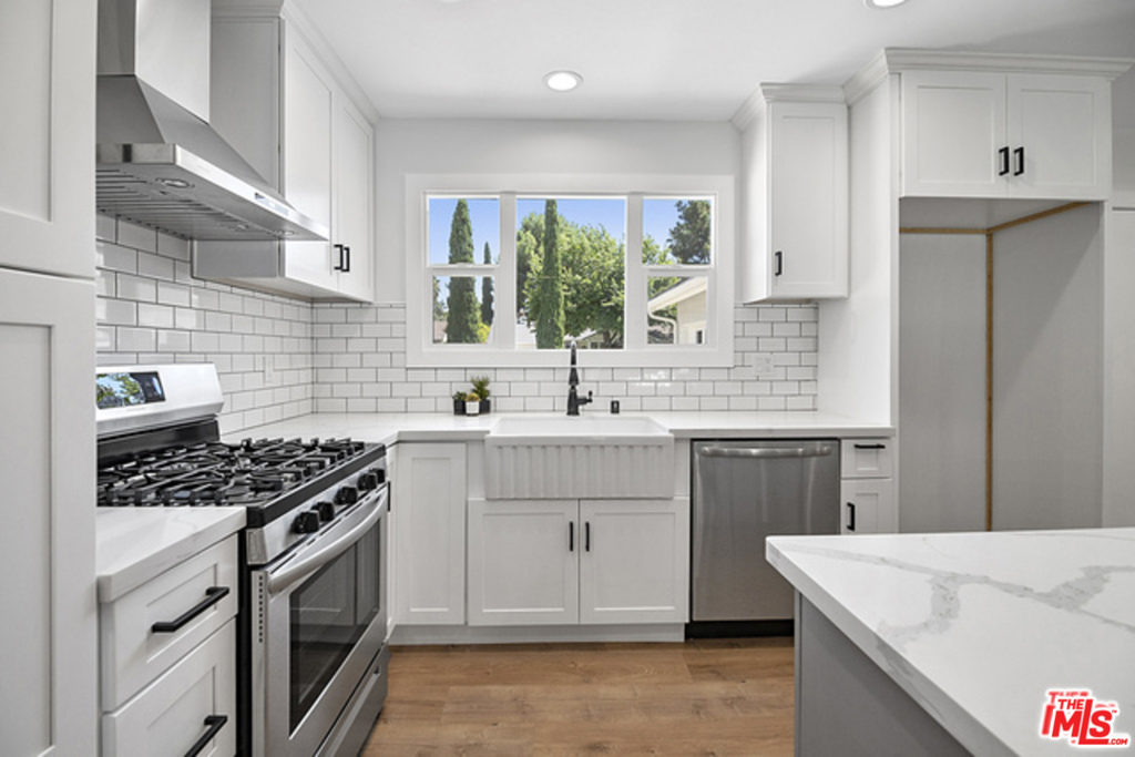 873 OLD FARM Road, Thousand Oaks, CA 91360