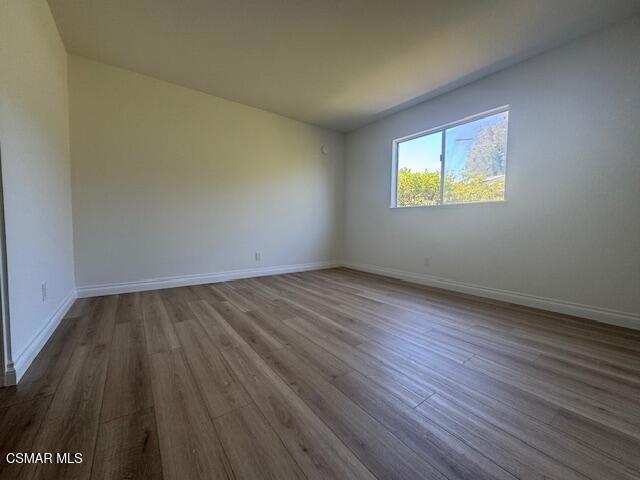 6507 Tamarind Street, Oak Park CA: https://media.crmls.org/mediaz/a2a22bd4-fefe-4c67-a3cf-688e3a977525.jpg