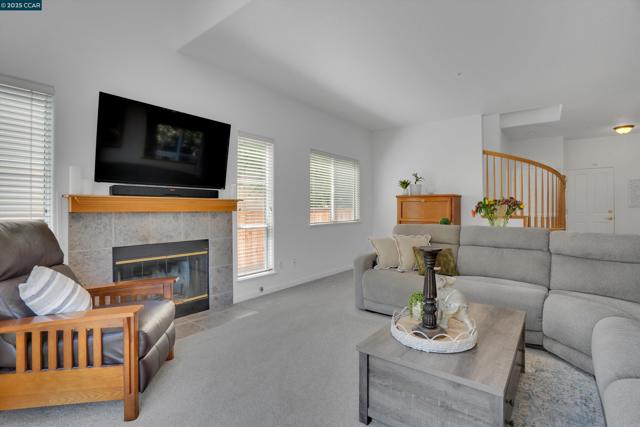 123 Williamson Ct, Martinez CA: https://media.crmls.org/mediaz/a2a2499a-1c74-4f19-94fc-51f8ee76e803.jpg