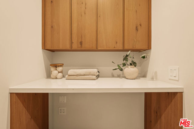 11556 Blix Street, Valley Village CA: https://media.crmls.org/mediaz/a2a25c86-0e9f-4354-b3dd-41c141236ab3.jpg