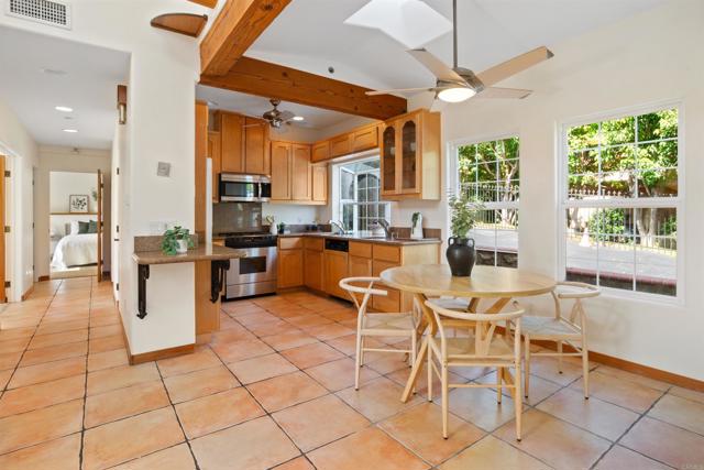 2320 Ivy Road, Oceanside CA: https://media.crmls.org/mediaz/a2a34016-cbd0-4b8e-ab04-30c3e71fd54a.jpg