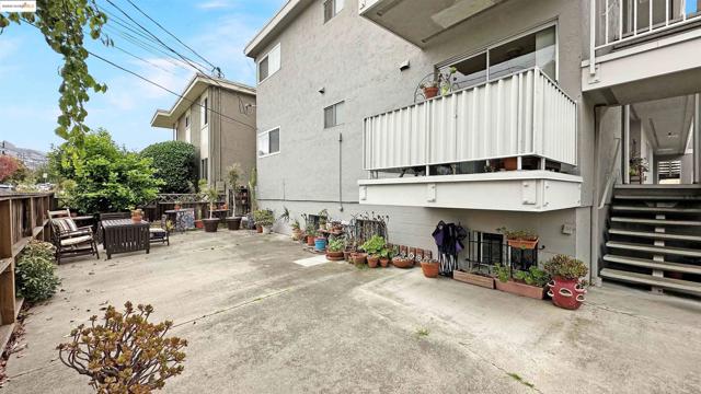 1929 California, Berkeley CA: https://media.crmls.org/mediaz/a2a37576-a0b5-4221-aa0d-6d41249f5176.jpg