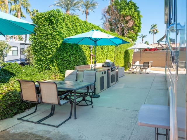 80394 Avenue 48, Indio CA: https://media.crmls.org/mediaz/a2a3ccc9-d439-4372-a534-2145ad2e32c9.jpg