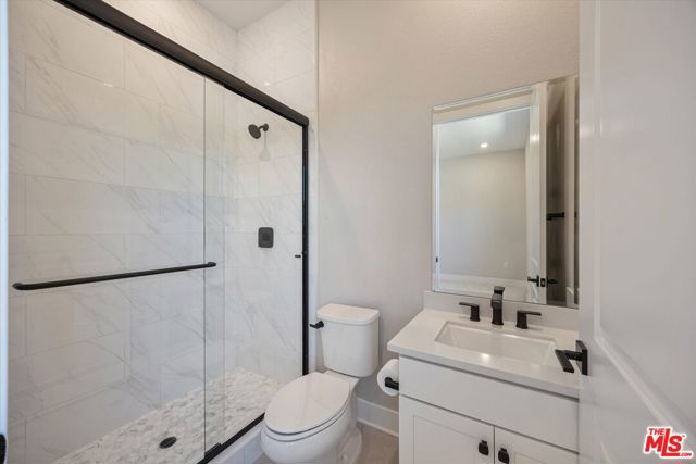 5153 Wild Oak Lane, El Dorado Hills CA: https://media.crmls.org/mediaz/a2a41762-18aa-491d-bf16-e53b6687ad82.jpg