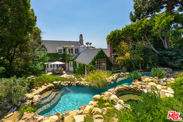 8545 FRANKLIN Avenue, Los Angeles CA: https://media.crmls.org/mediaz/a2a4787e-6bd9-49a0-a6f4-657a515f1f5a.jpg