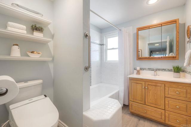 Detail Gallery Image 22 of 31 For 8835 Lake Ashmere Dr, San Diego,  CA 92119 - 4 Beds | 2 Baths