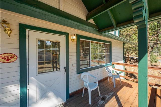 1093 Snow Ridge Road, Big Bear CA: https://media.crmls.org/mediaz/a2a4f05d-5feb-4cac-974b-8ab07006c39a.jpg