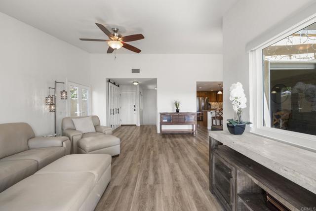 Detail Gallery Image 11 of 66 For 631 Concerto Glen, Escondido,  CA 92025 - 3 Beds | 2/1 Baths