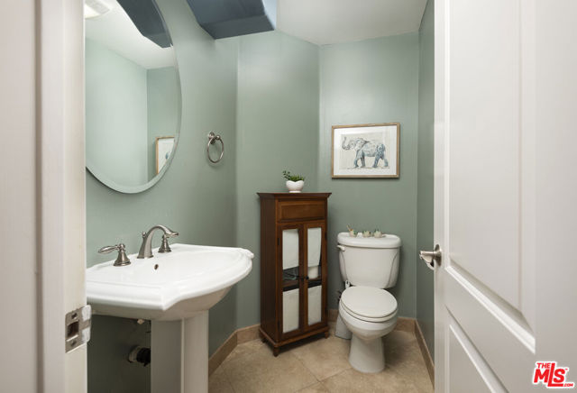 4535 W 168th Street, Lawndale CA: https://media.crmls.org/mediaz/a2a53d34-514f-4106-936b-835f01ed9fce.jpg