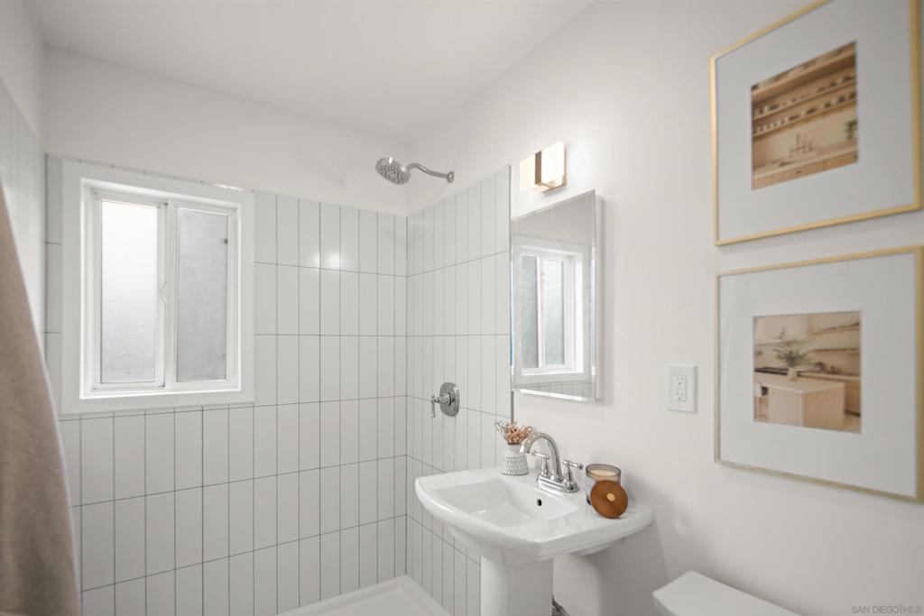 MLS #250037673SD image #16