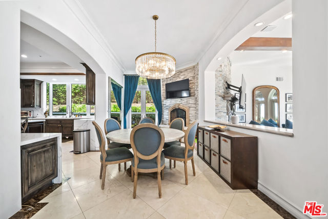 1821 Chastain, Pacific Palisades CA: https://media.crmls.org/mediaz/a2a69b00-eb2d-4f7b-ad1d-667013d17f2c.jpg