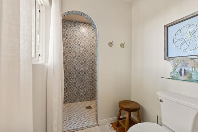 1920 Glennaire Drive, Escondido CA: https://media.crmls.org/mediaz/a2a6ccc4-f65c-4e8e-932f-4affc21fc082.jpg