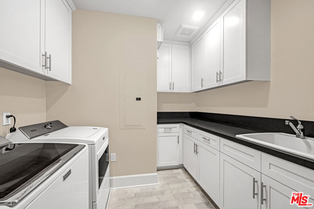 23500 Park Sorrento, Calabasas CA: https://media.crmls.org/mediaz/a2a7f710-caa4-4048-890a-092bf49a2af7.jpg