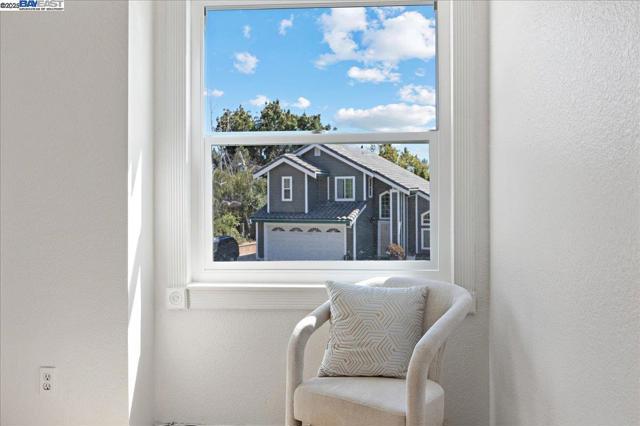 1218 Locust Dr, Vallejo CA: https://media.crmls.org/mediaz/a2a7f9df-9ed5-489d-8aa8-6f21daf2d687.jpg