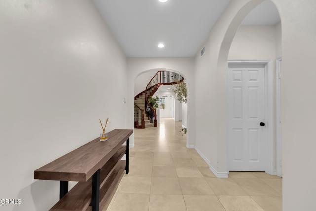 Detail Gallery Image 5 of 64 For 821 Somera Ct, Simi Valley,  CA 93065 - 5 Beds | 4/1 Baths