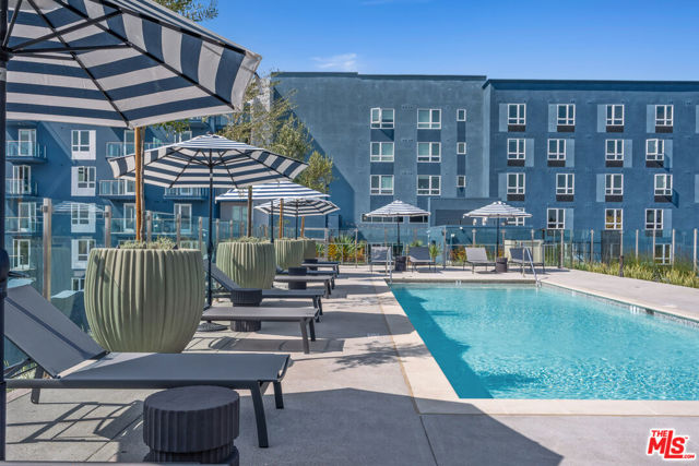 800 Western Avenue, Los Angeles CA: https://media.crmls.org/mediaz/a2a9493f-1ec4-4365-92f0-1ba322bf7f7f.jpg