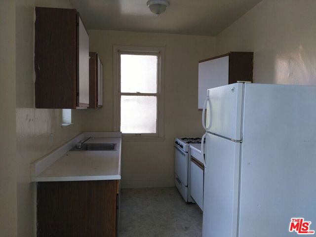 335 S Berendo Street, Los Angeles CA: https://media.crmls.org/mediaz/a2aa2905-4473-4c6e-a050-cf216a5075db.jpg