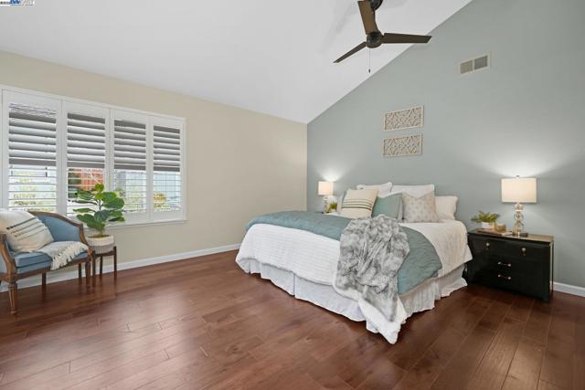 2200 Oneida Cir, Danville CA: https://media.crmls.org/mediaz/a2aa9d99-2225-427e-a23d-132aef724eca.jpg