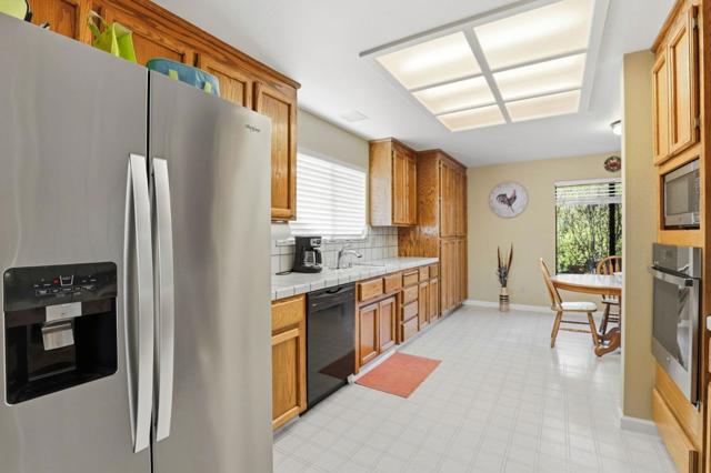 1650 Sausalito Drive, Hollister CA: https://media.crmls.org/mediaz/a2ab428a-3506-4554-b15e-278b710f0f2a.jpg