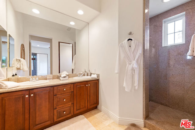 81945 Elynor Court, La Quinta CA: https://media.crmls.org/mediaz/a2acbf34-8c33-4f32-9681-0a23e21ede01.jpg