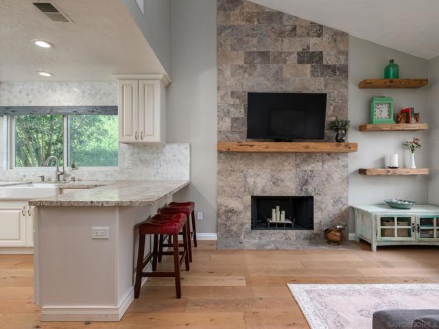 1833 Wintergreen Gln, Escondido CA: https://media.crmls.org/mediaz/a2ad4565-6fd9-4e06-b16f-7b27580e3a34.jpg