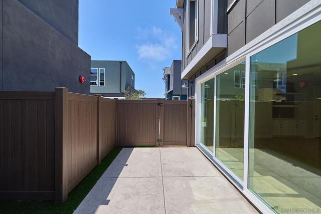 563 N Vulcan Ave, Encinitas CA: https://media.crmls.org/mediaz/a2ad4668-63c4-4b1d-aaa1-237ba17e5570.jpg