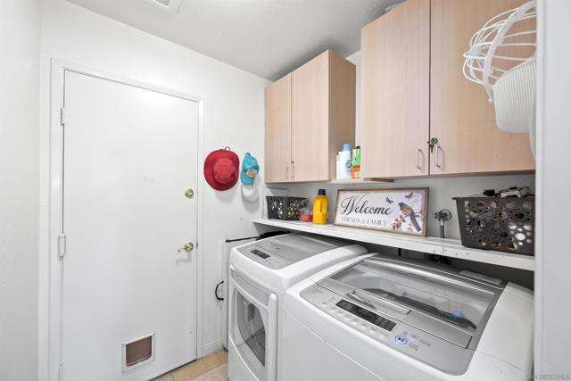 1510 2 Orangeview Dr,  CA: https://media.crmls.org/mediaz/a2ad5388-aa60-418f-acf6-7c4566d55623.jpg